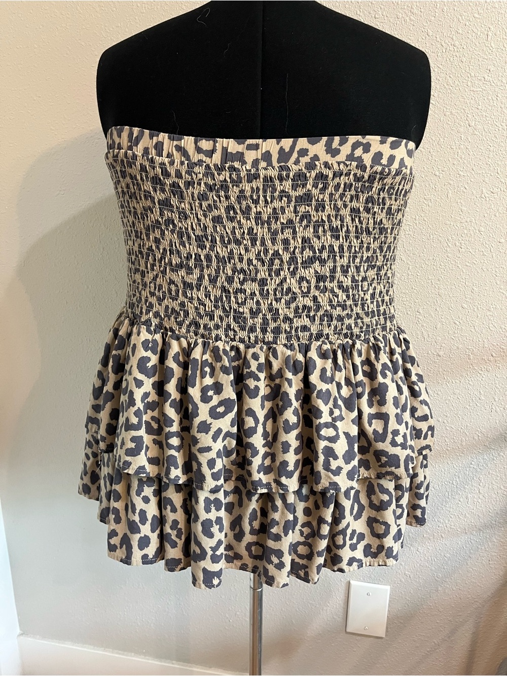 Leopard Print strapless babydoll top - Picture 2 of 4